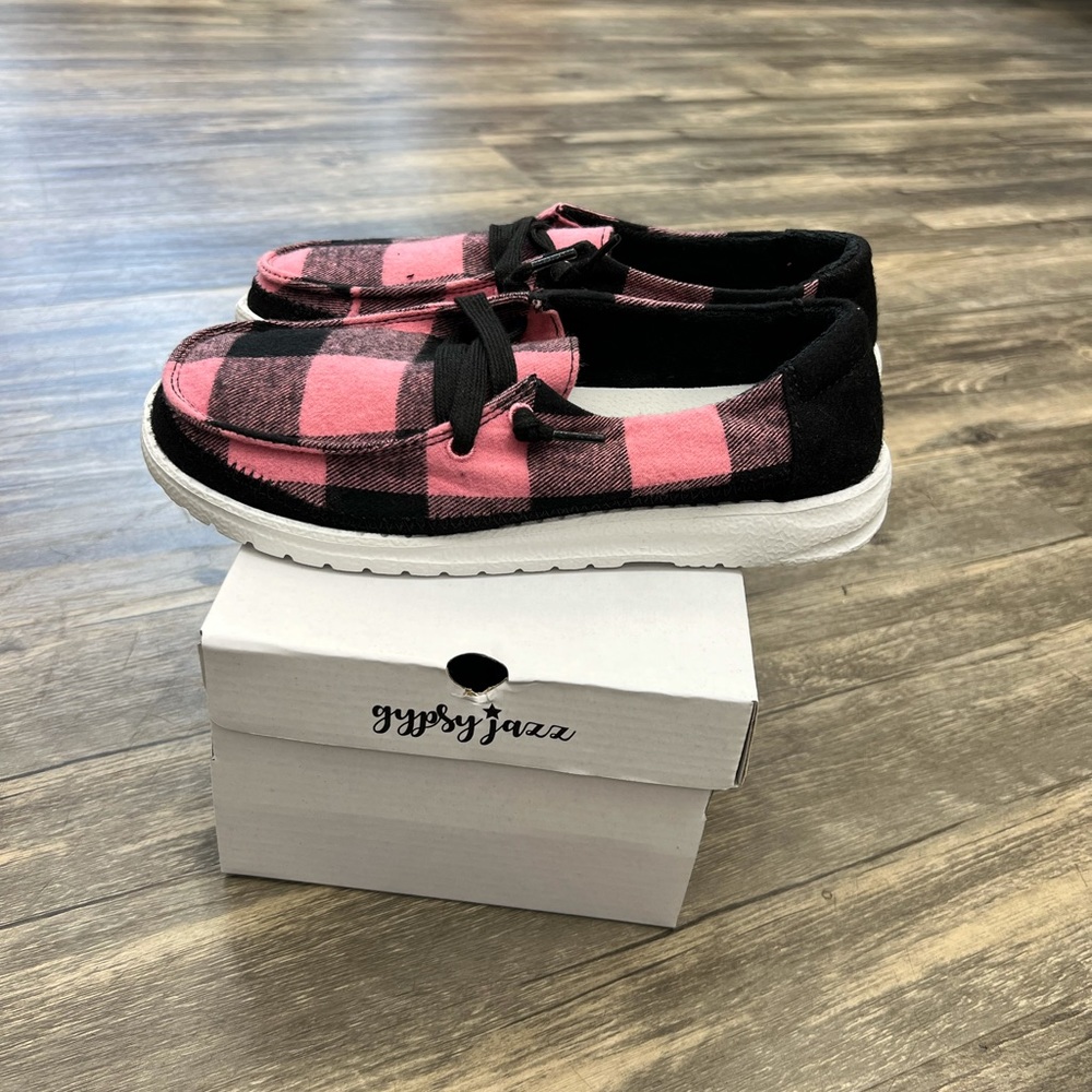 Pink and black plaid shoes